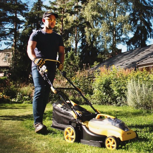 Изображение Электрическая газонокосилка Champion EM4118